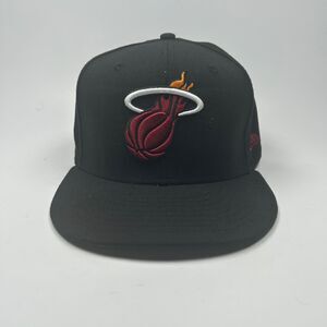 Miami heat NBA New Era 59Fifty Fitted Cap Size 7 3/4 Pre Owned